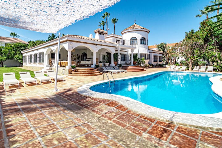 Sunstars Rentals managed Airbnb listing 1