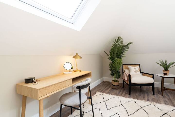 Wellington Place | 3 Bedroom Apartment gallery image 4