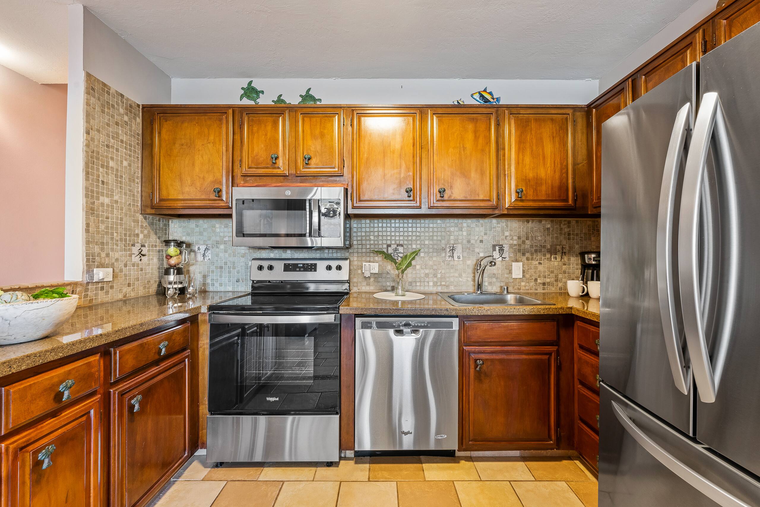 Condo in Lahaina · ★4.8 · 1 bedroom · 2 beds · 1 bath - Image 8