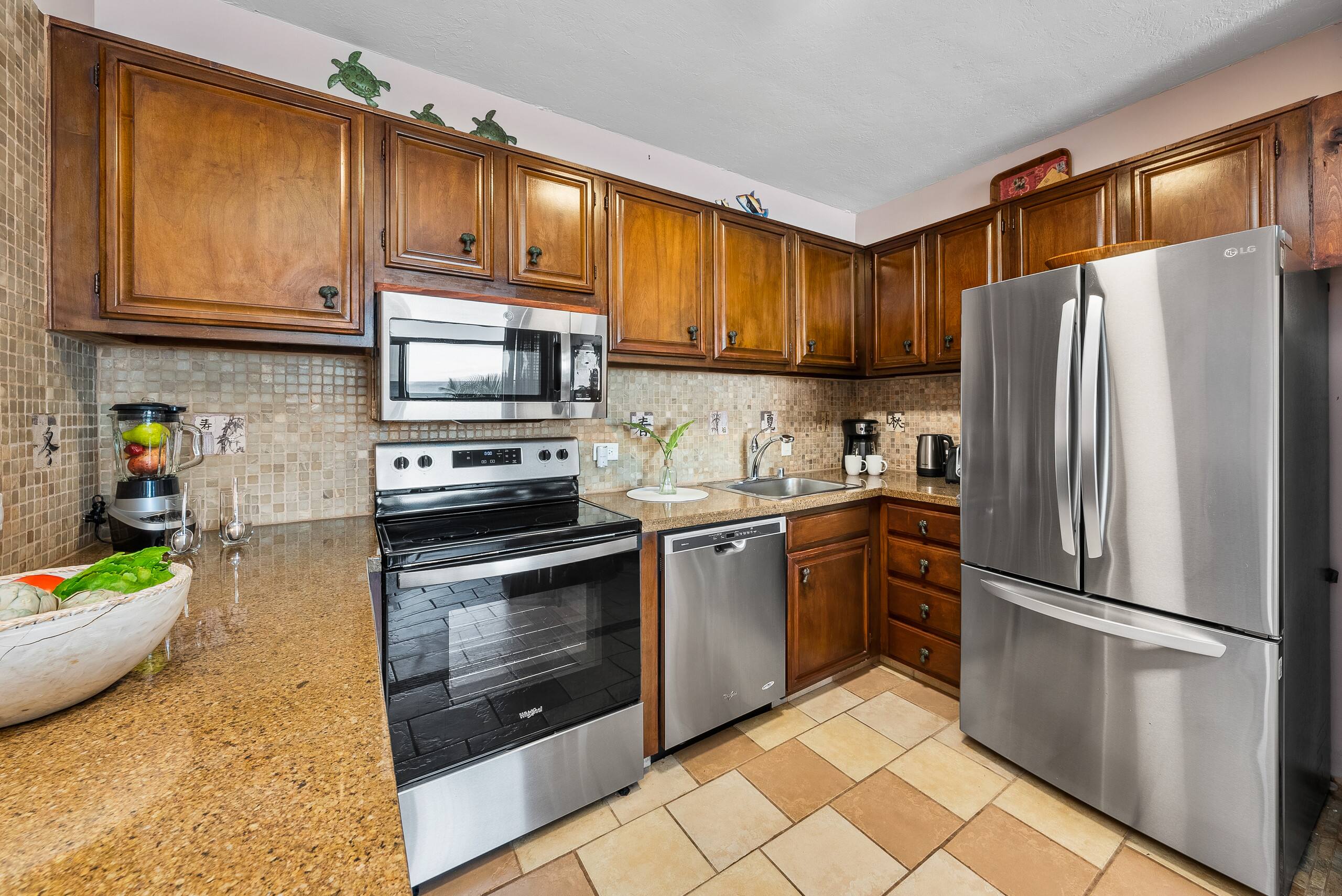 Condo in Lahaina · ★4.8 · 1 bedroom · 2 beds · 1 bath - Image 6