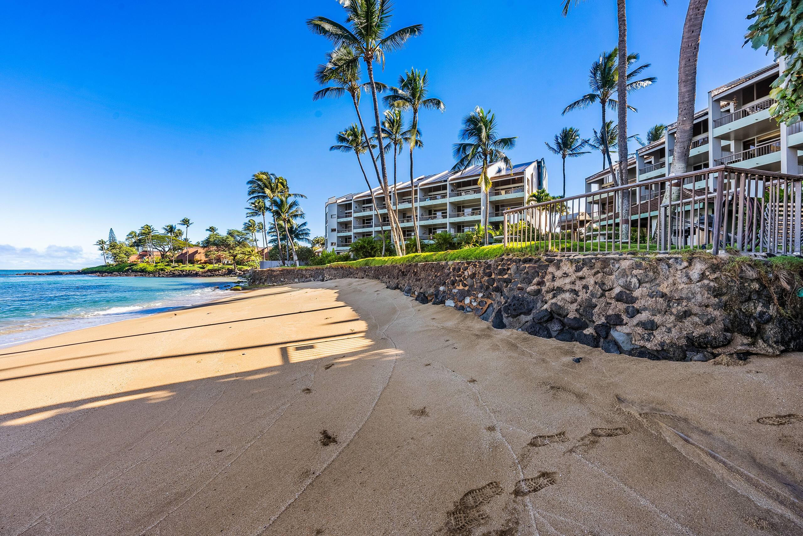 Condo in Lahaina · ★4.8 · 1 bedroom · 2 beds · 1 bath - Image 27
