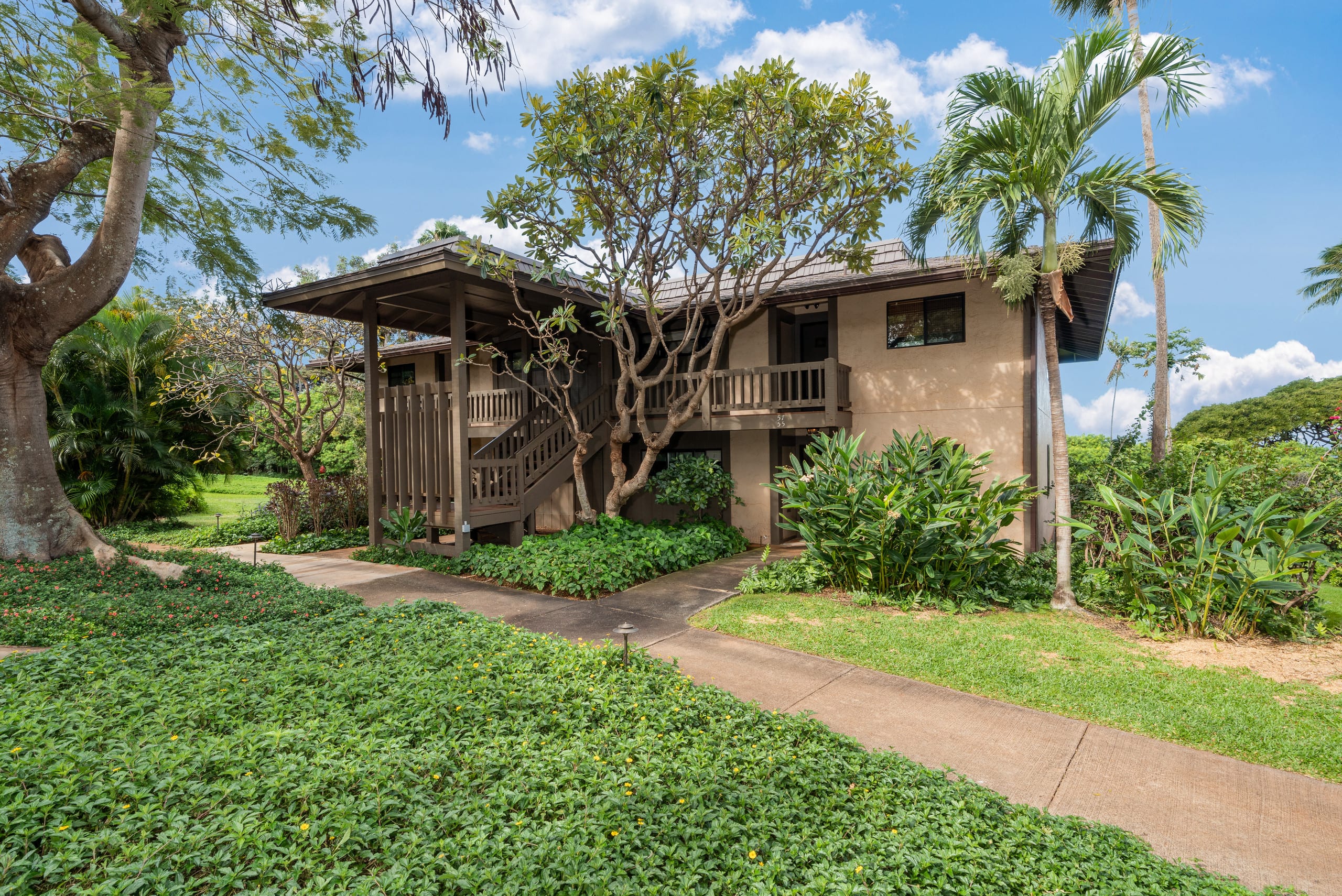 Condo in Lahaina · ★4.8 · 2 bedrooms · 2 beds · 2 baths - Image 37