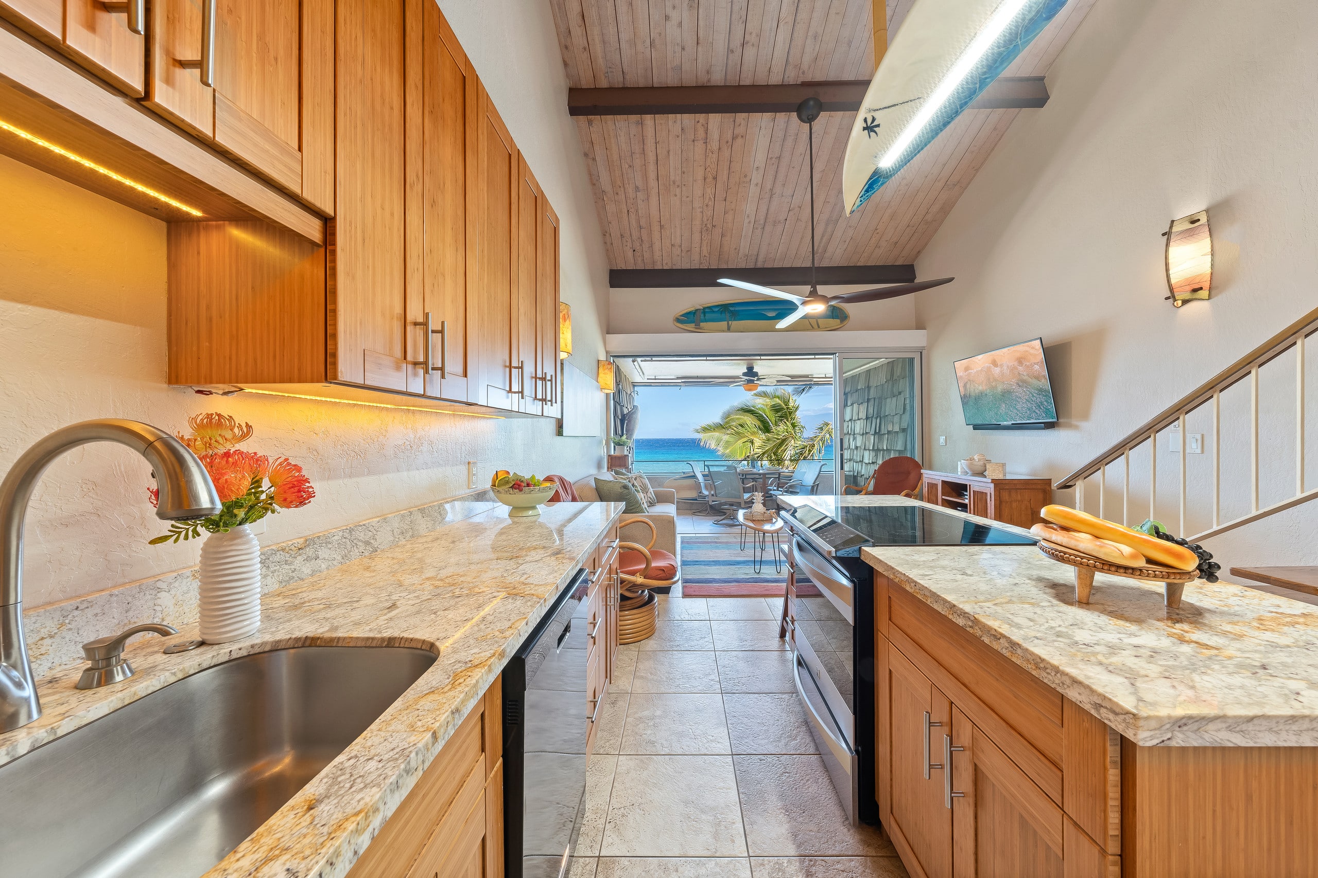 Condo in Lahaina · ★4.63 · 2 bedrooms · 4 beds · 2 baths - Image 11