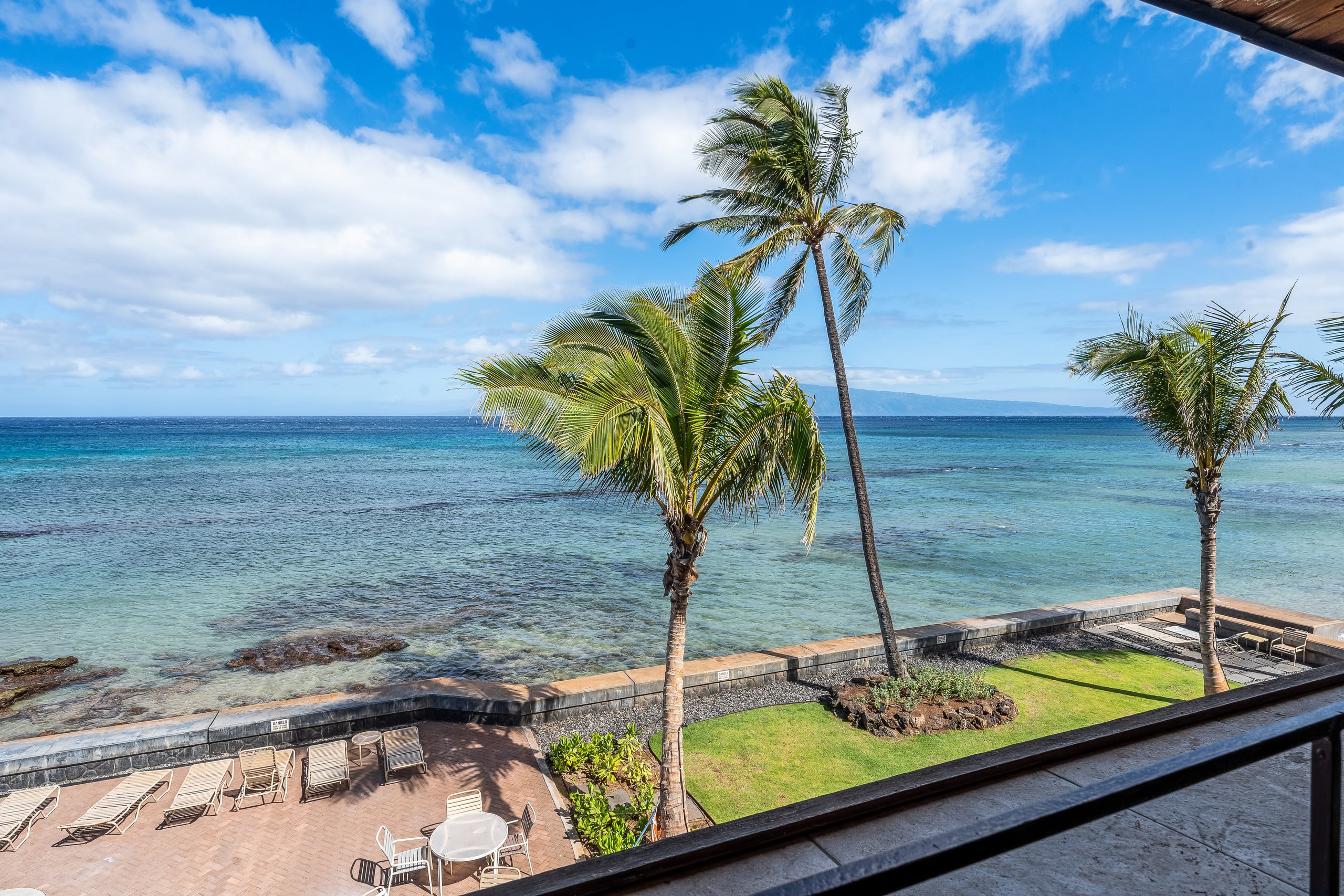 Condo in Lahaina · ★4.63 · 2 bedrooms · 4 beds · 2 baths - Image 35