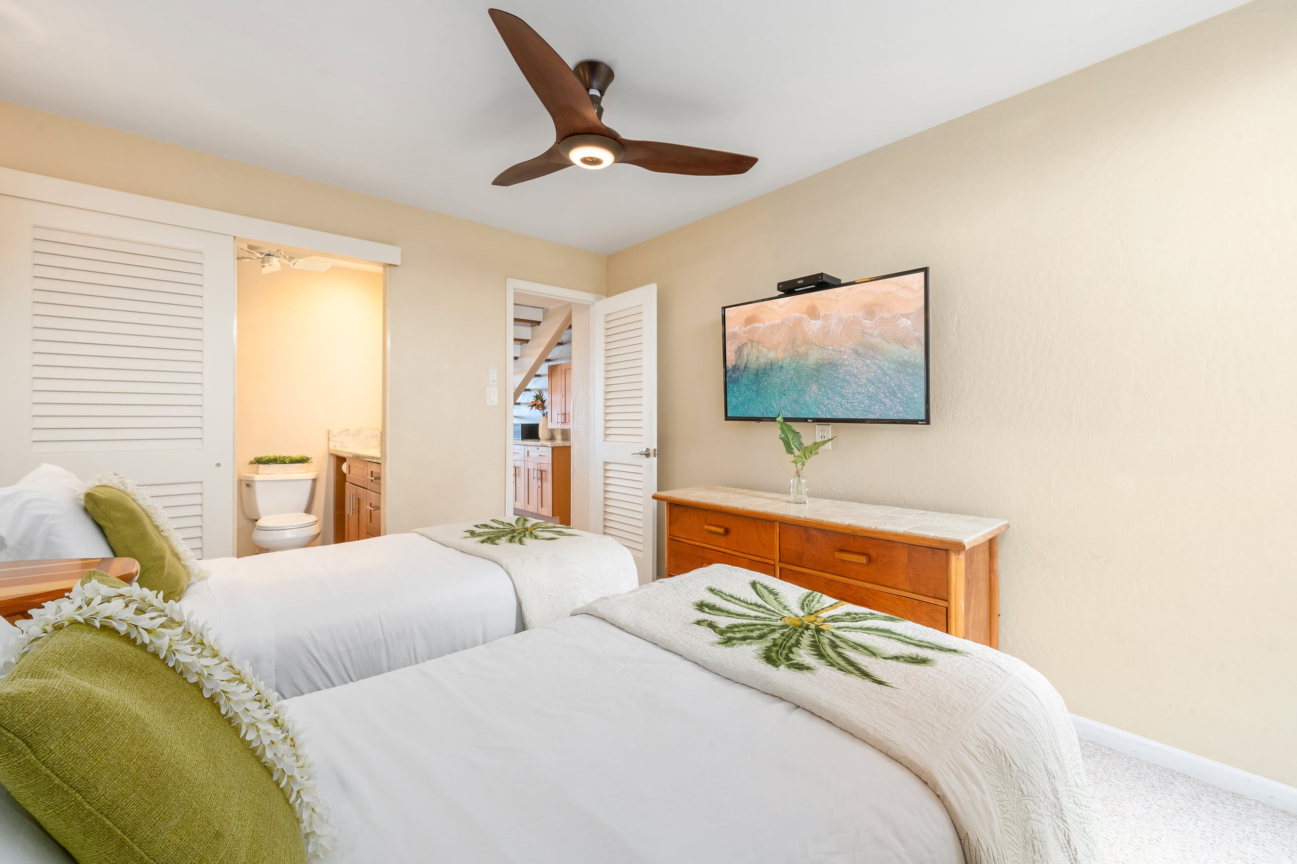 Condo in Lahaina · ★4.63 · 2 bedrooms · 4 beds · 2 baths - Image 21