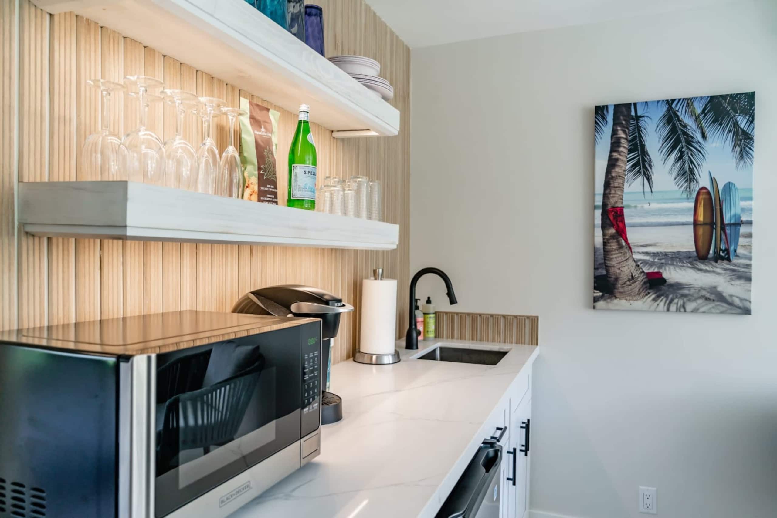 Modern Studio Beach Vistas - Image 3
