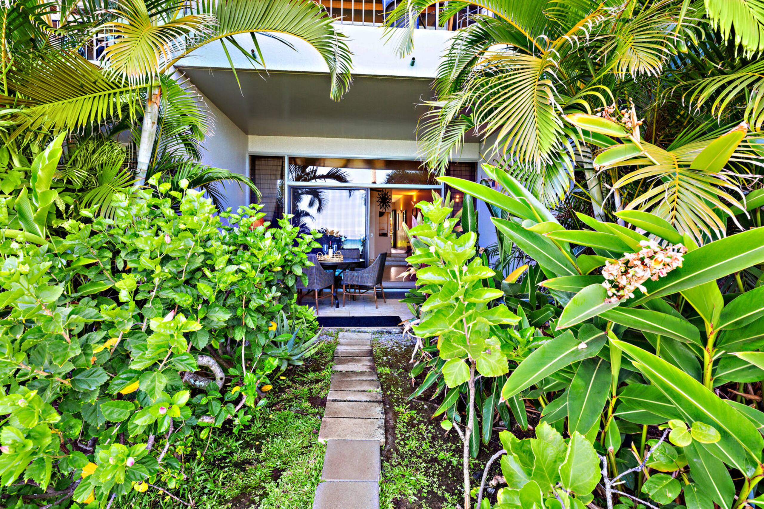 Condo in Lahaina · ★4.82 · 1 bedroom · 2 beds · 1 bath - Image 12