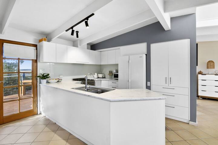 Picturesque and Treed Surroundings gallery image 2