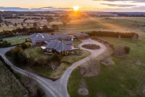 'Yuruga'- Relaxed Southern Highlands Vineyard Stay