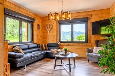 Chalet le Brusyna with hot tub