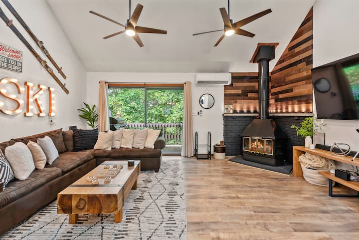 Movie & Game Room • Camelback Mtn, Walk To Slopes! - Tannersville, PA
