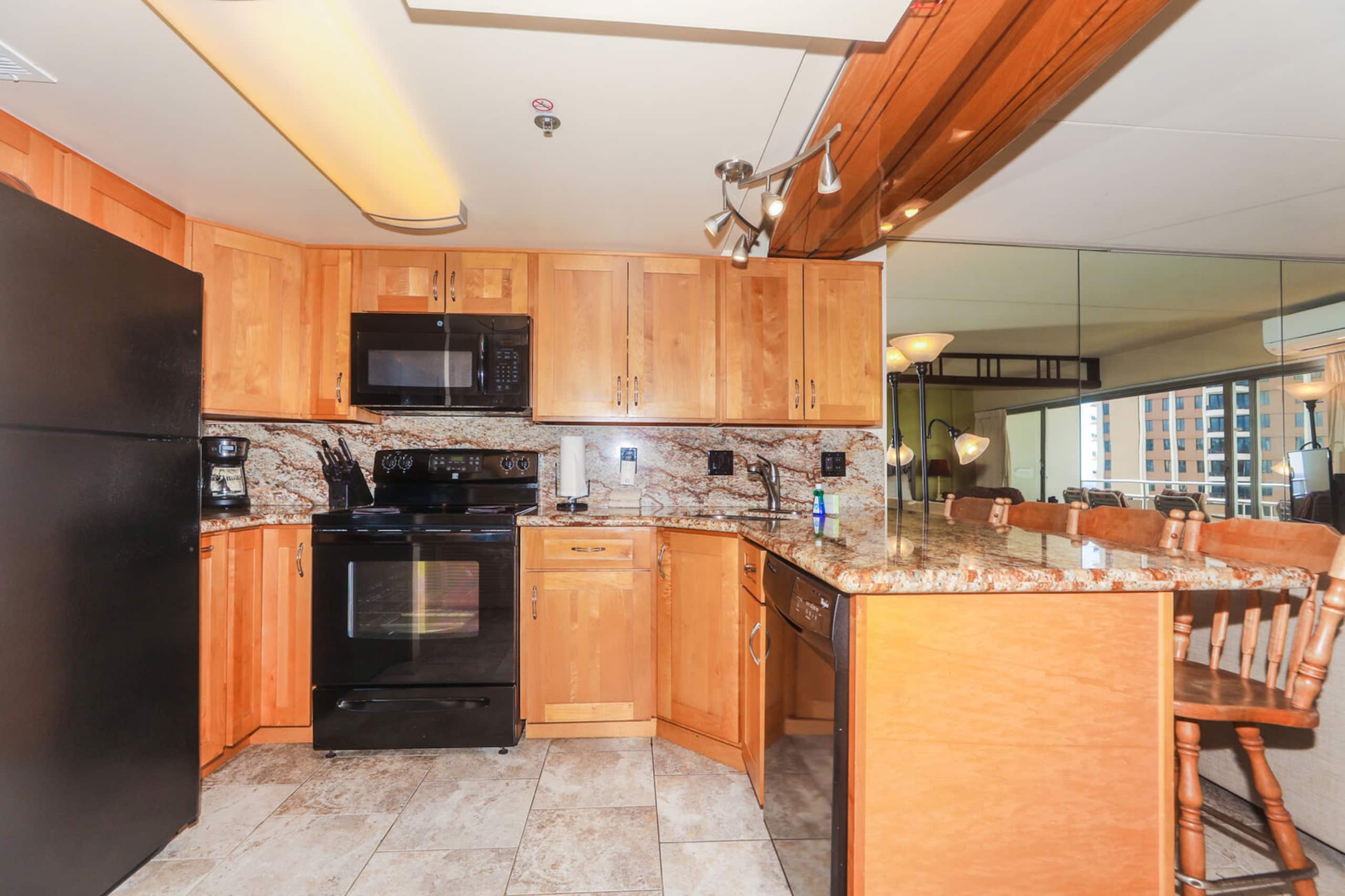 Condo in Honolulu · ★5.0 · 1 bedroom · 2 beds · 1 bath - Image 5