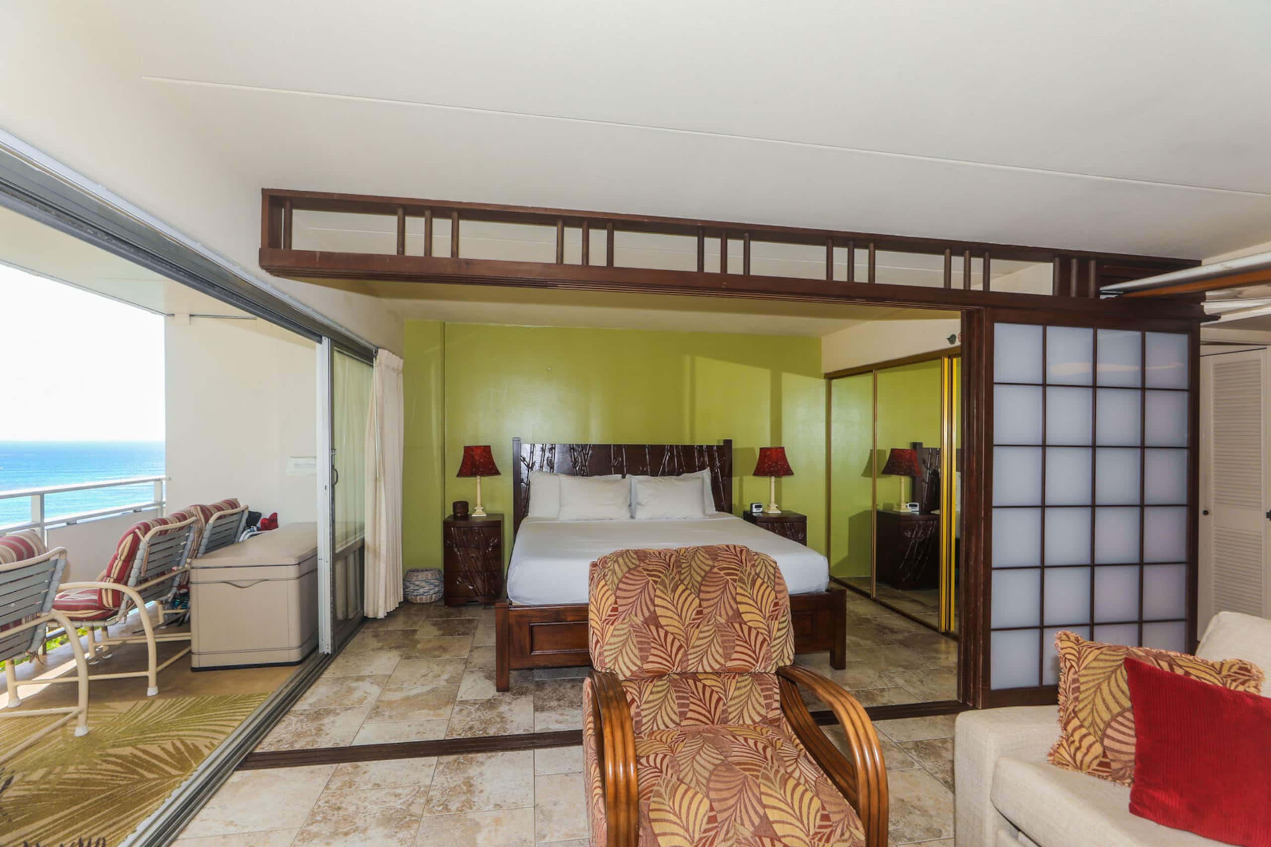 Condo in Honolulu · ★5.0 · 1 bedroom · 2 beds · 1 bath - Image 2
