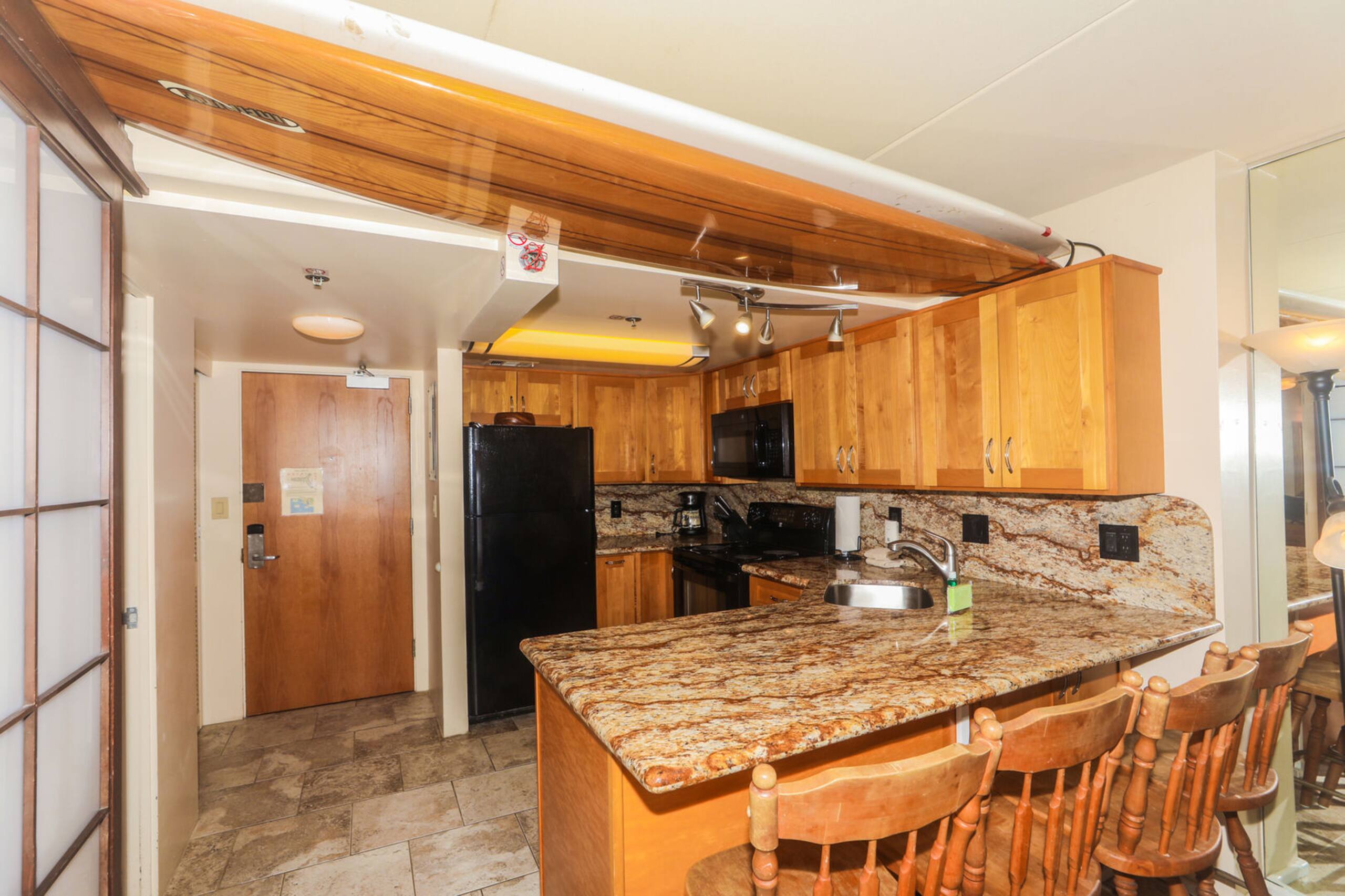 Condo in Honolulu · ★5.0 · 1 bedroom · 2 beds · 1 bath - Image 7