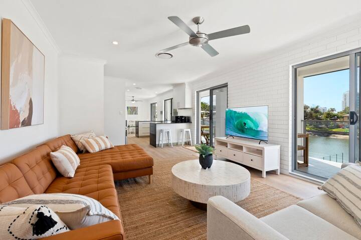 4 bedroom fabulous home on canal gallery image 5