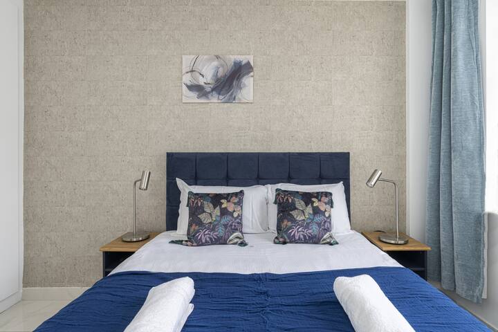 Amazing 2 Beds and 2 Baths near Oxford Street