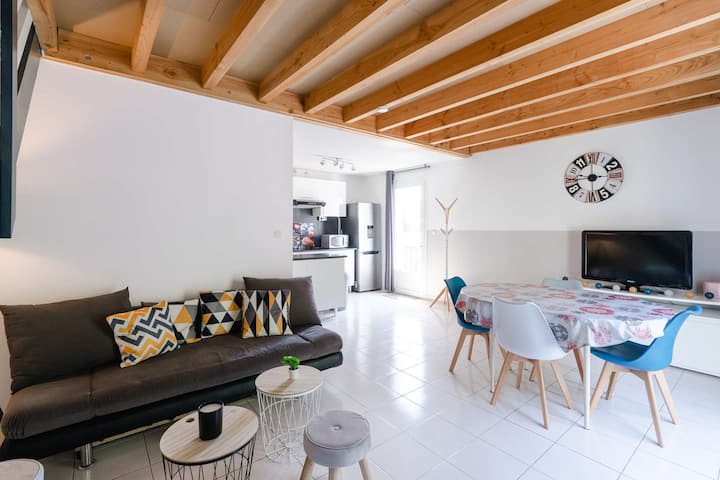 Er2 119 Climatisation duplex T3 en résidence avec - Appartements à louer à  Narbonne, Occitanie, France - Airbnb