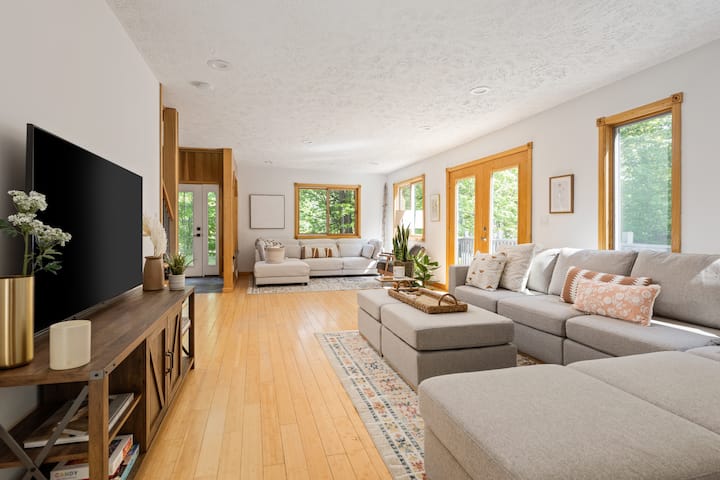 Vineyard Haven | Ac | Jacuzzi | Sauna | Private | - Traverse City, MI