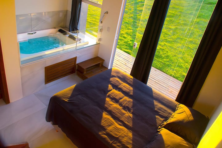 Bathtub/Jacuzzi,Photo of the entire room
