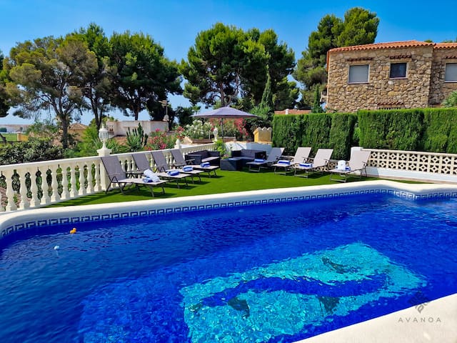 Avanoa Premium Rentals managed Airbnb listing 1