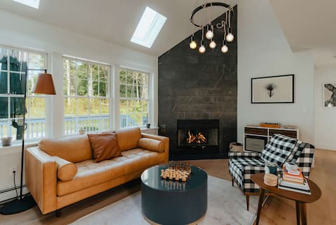 Clancy House - Cedar Hot Tub, Sleeps 10