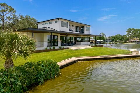 *NEW* - Lake House with Private Dock