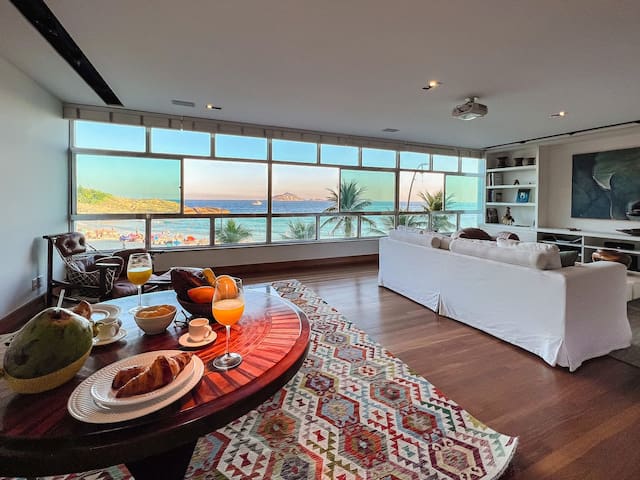 Apartment with sea view in Arpoador