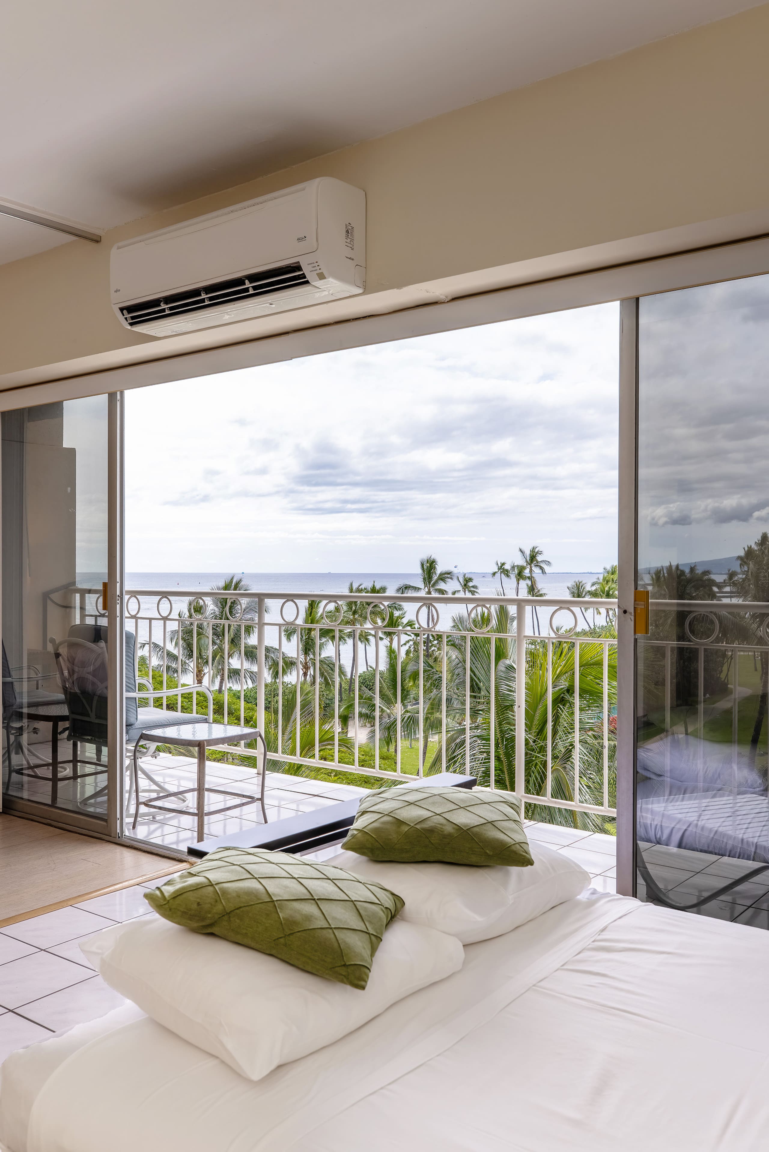 Waikiki Shore 0612 Large room 2Queen - Image 25