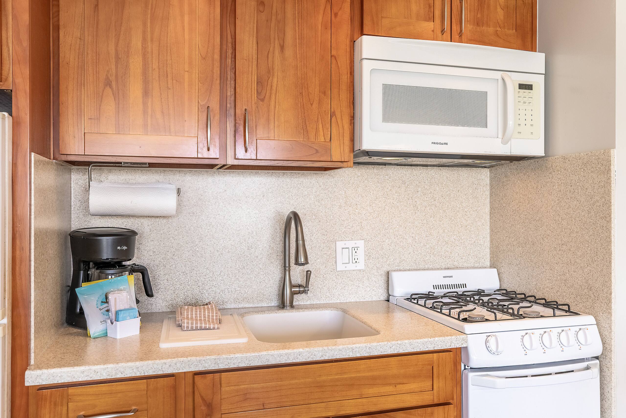 Waikiki Shore 1105 Studio - Image 6