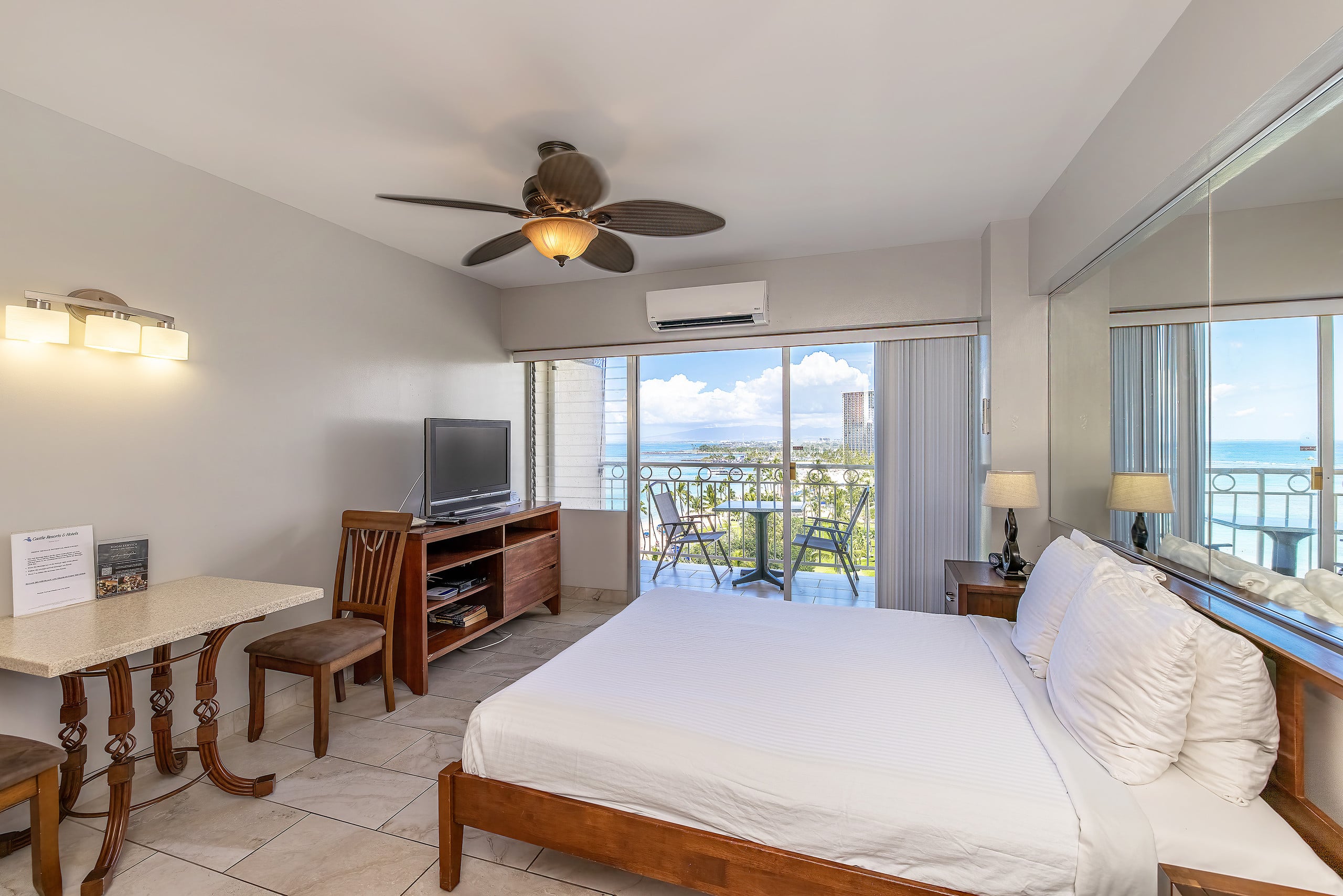 Waikiki Shore 1105 Studio - Image 3