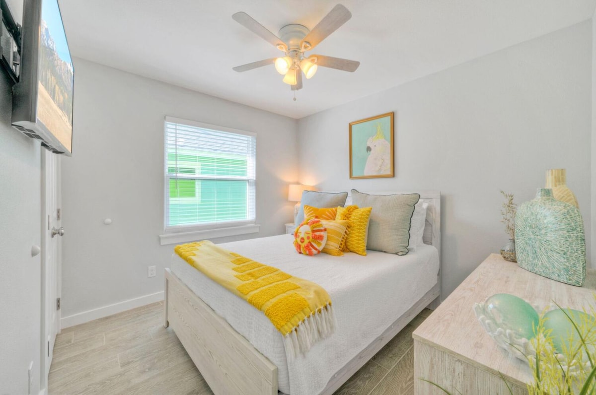 חדר שינה 3 כולל מיטת קווין סייז.