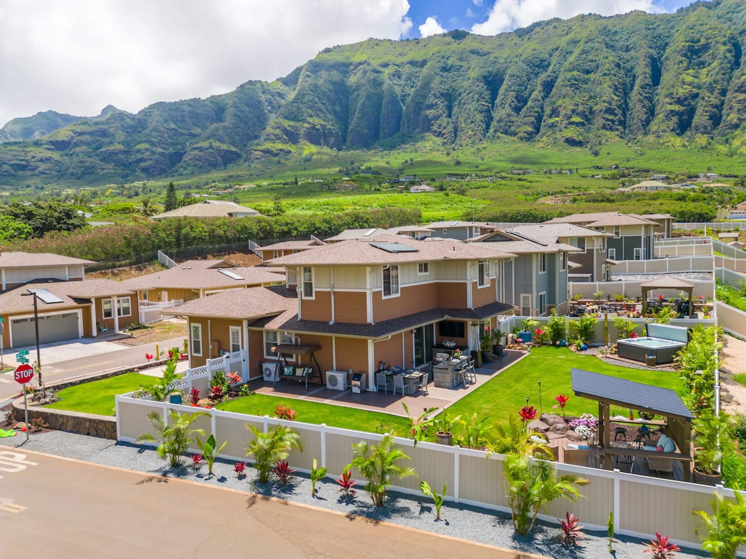 Home in Waianae · ★5.0 · 4 bedrooms · 6 beds · 3.5 private baths - Image 215