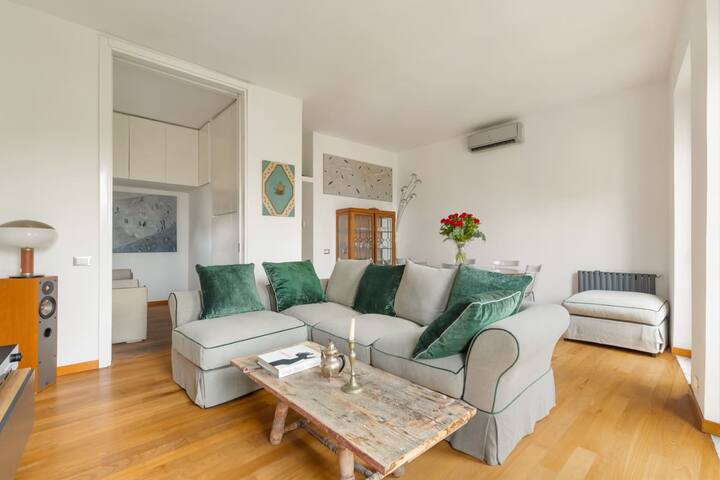 Trilussa Stylish Penthouse by Romeloft gallery image 5