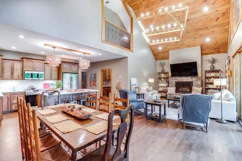 Gorgeous Drasco Home Near Greers Ferry Lake!