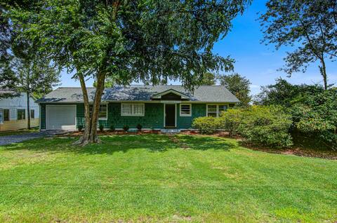 3BR river-view home with firepit, grill, W/D, AC