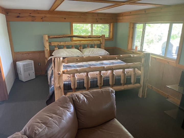 Suterén s manželskou posteľou King