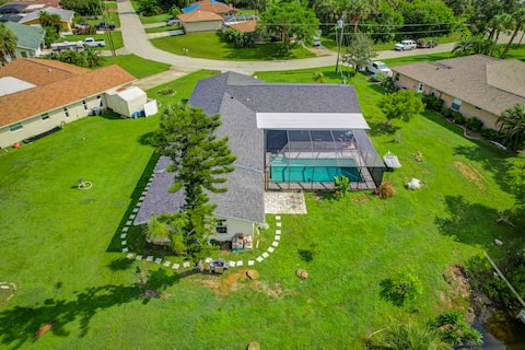 Port Charlotte Paradise ~ Waterfront Heated Pool!