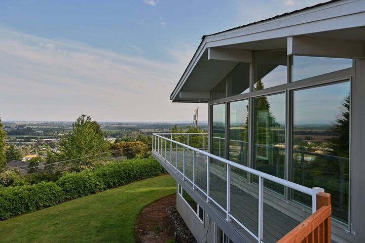 Porch Light Vacation Rentals managed Airbnb listing 3