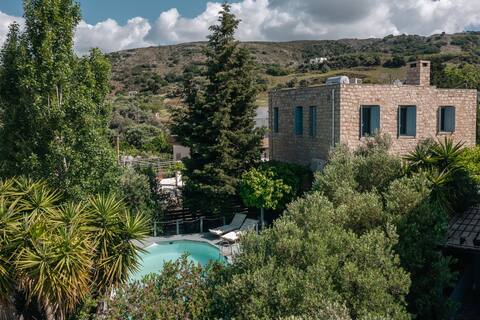 Kandinella,serene villa,pool,Mountains,Near tavern