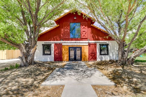 Orangeville Vacation Rental w/ On-Site Creek!