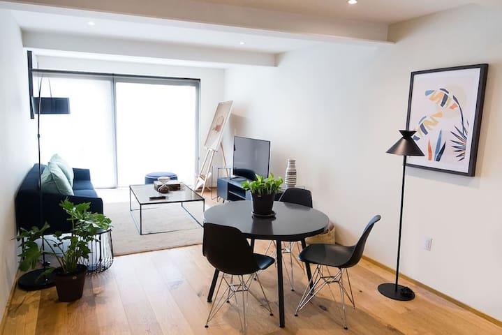 La Condesa Explorer Apartment