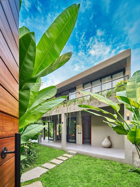 Aloha Villa 02 with private pool and lush gardens