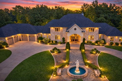 Green Bay Oasis | Private Resort w/ Pool & Arcade