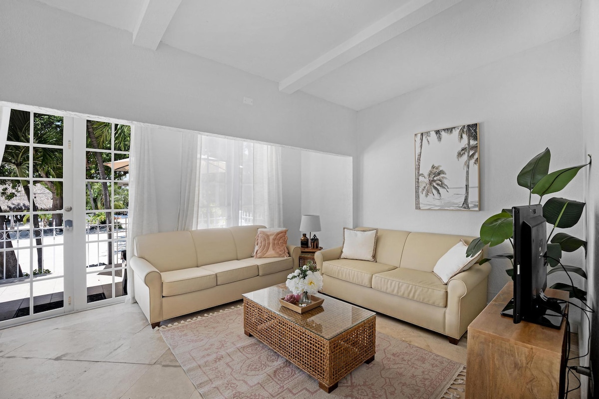 Дневна соба со двоен кауч на спуштање