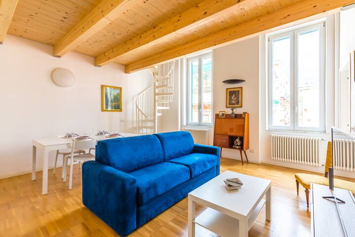 Nova Stylish House in center