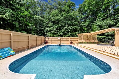 EVL House w/ Pool & Hot Tub!