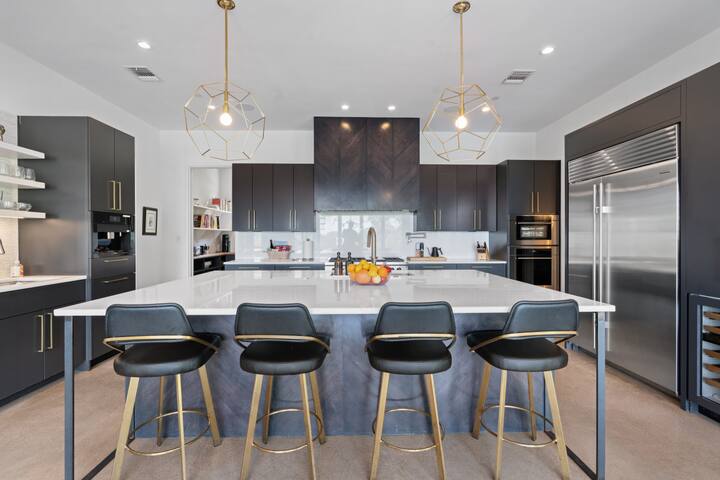 Westlake Home- Pool, Hot Tub, Game Room gallery image 4