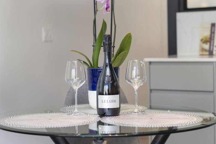 The Cedar Unit 105 gallery image 2