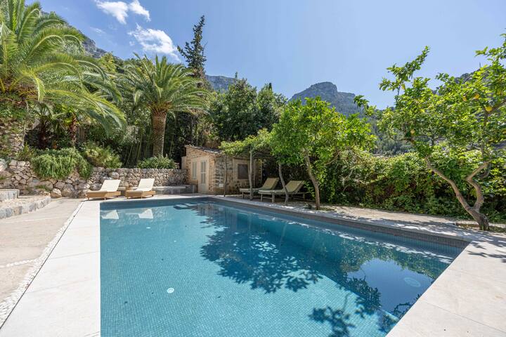 Es Clot gallery image 5