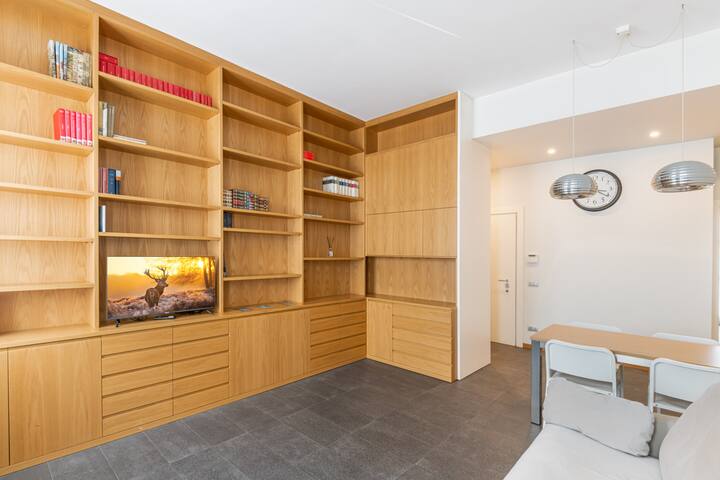 Easylife – Elegant abode two steps from the Duomo gallery image 4